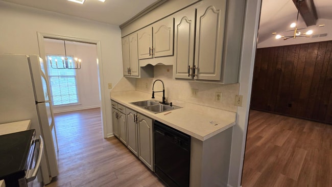 Photo - 4328 Cheviot Dr