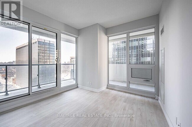 2221 Yonge St Unit 4008