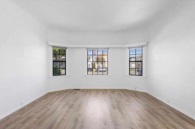 Photo - 1087 Park Ave Unit 1087 Park Ave