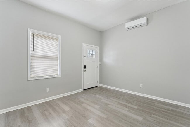 Photo - 816-816 W 38th St Unit 812