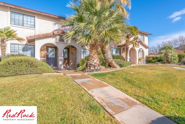 Charming 2 Bedroom Townhome - Charming 2 Bedroom Townhome