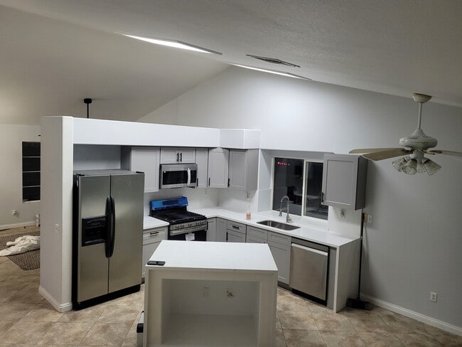 Photo - 18885 Oakview Way