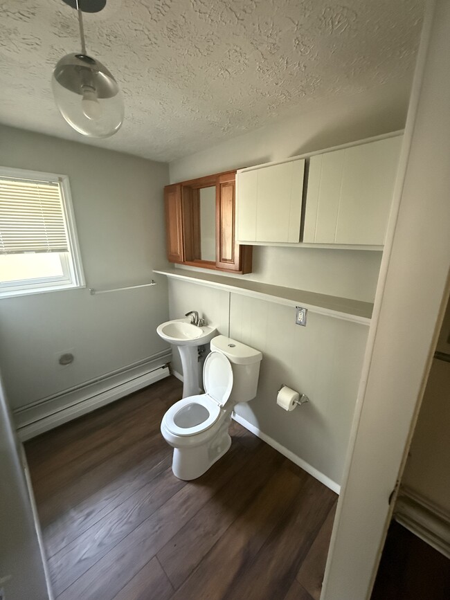 Building Photo - 1173 Rosewood Dr NE Unit 1173 Rosewood