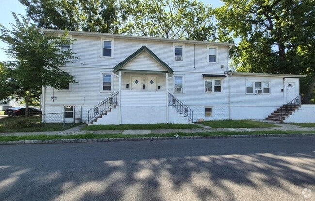 Building Photo - 225 4th St Rental