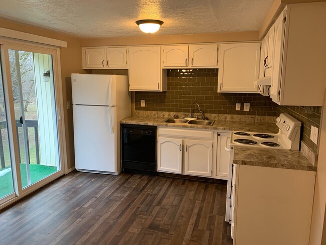 Large 2 Bedroom 1 Bath Apartment - Large 2 Bedroom 1 Bath Apartment Unidad 526-D