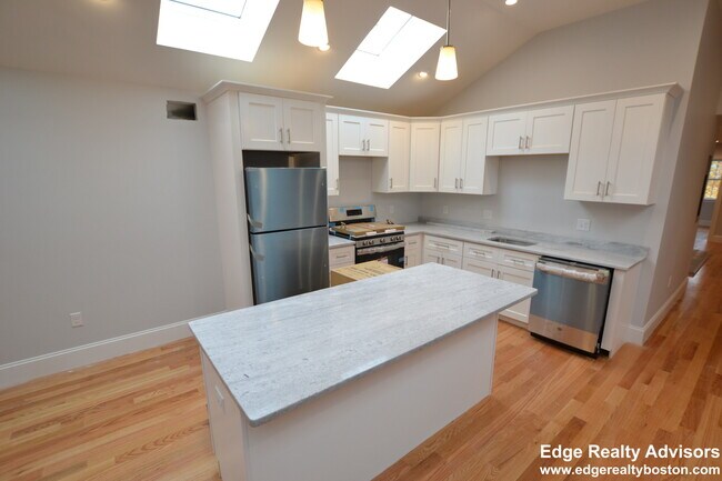 Photo - 18 Murdock St Unit 10
