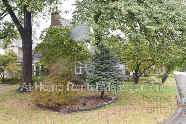 Photo - 255 E 27th Pl