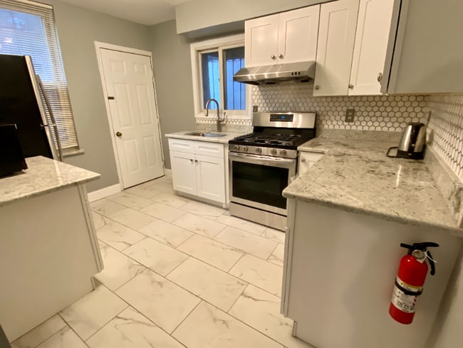 Photo - 910 Winter St