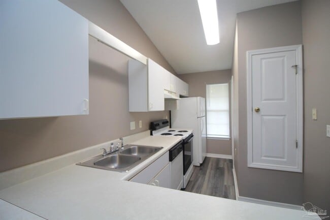 Photo - 309 Loveland Cir