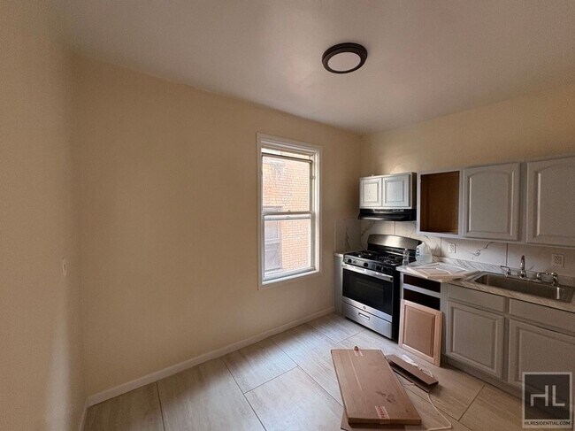 Photo - MONTGOMERY AVENUE, BRONX Unit 1