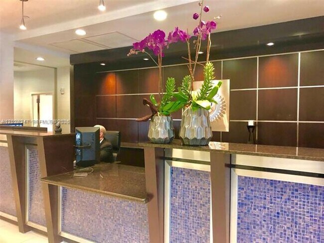 Photo - 1800 N Bayshore Dr Unidad 1800 N Bayshore Dr # 2310