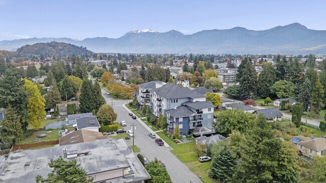 Photo - 46060-46060 Mellard Ave