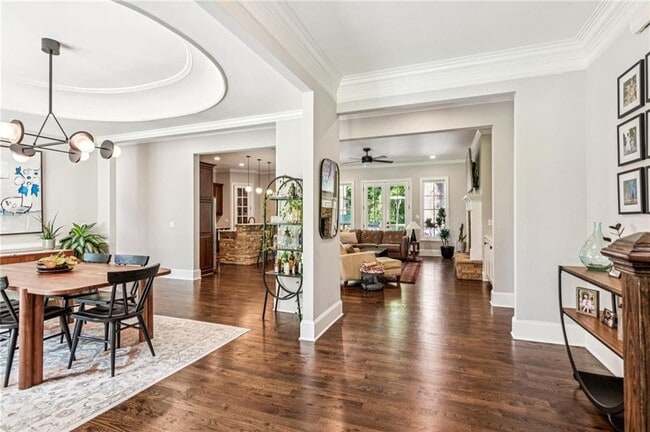 Photo - 1093 Country Ln NE