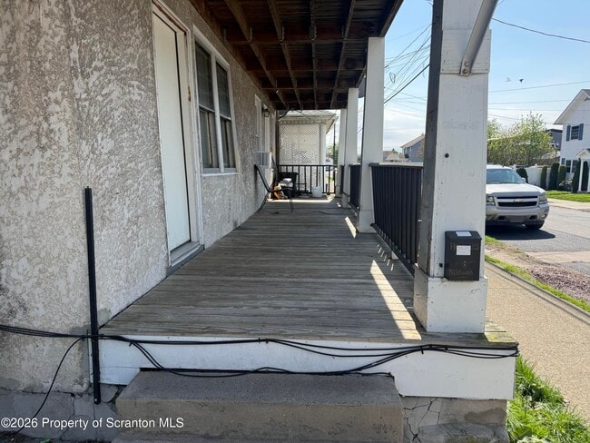 Photo - 122 Willow St