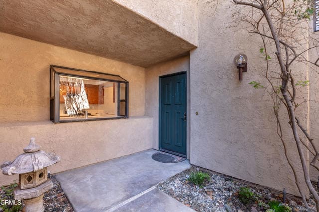 Photo - 985 Hawthorne Ln