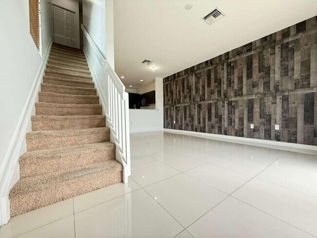 Photo - 3563 NW 13th St