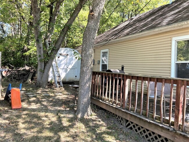 Photo - 325 Union St