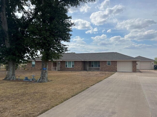 Photo - 566 Schmidt Rd