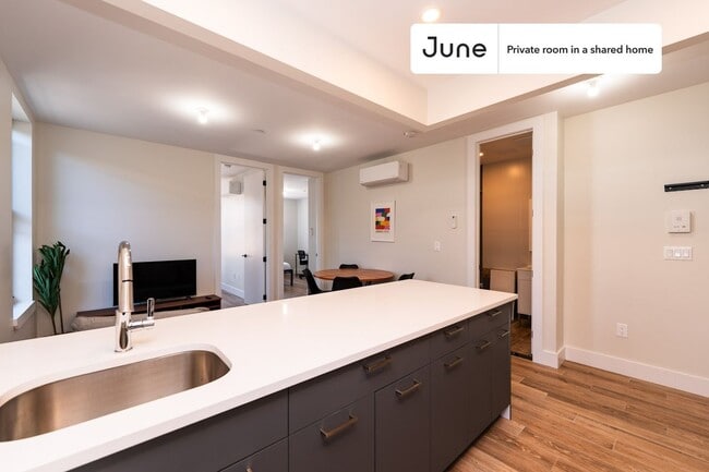 Room in Shared 2 bed/2 bath home in Crown Heights