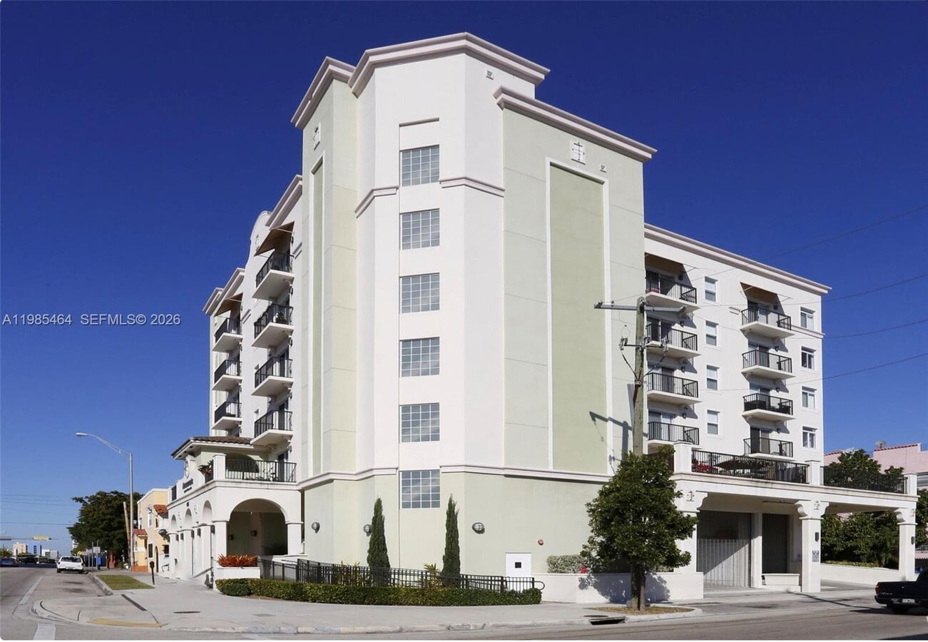 Photo - 435 SW 12th Ave Unit 301