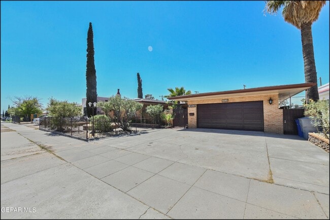 Photo - 3030 Aurora Ave