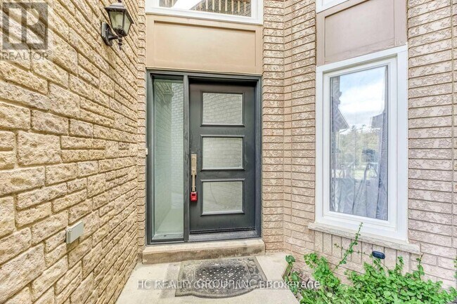 Photo - 2233 Rockingham Dr