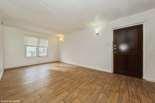 Photo - 8637 S Ingleside Ave Unidad 2