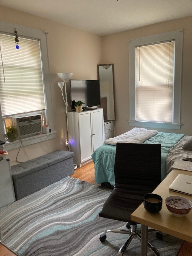 Photo - 326-1 Wayne St