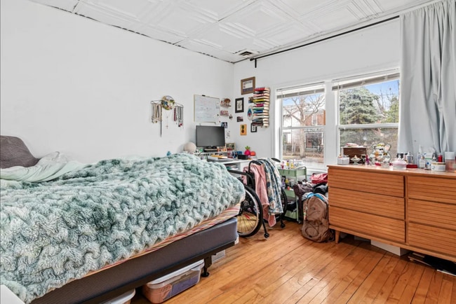 Photo - 2314 2nd St NE