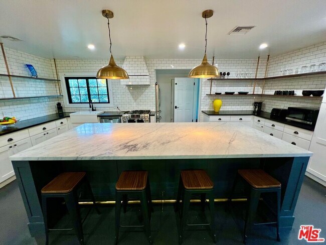 Photo - 16446 Moorpark St Casa