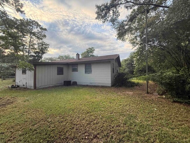 Photo - 703 Westway Rd