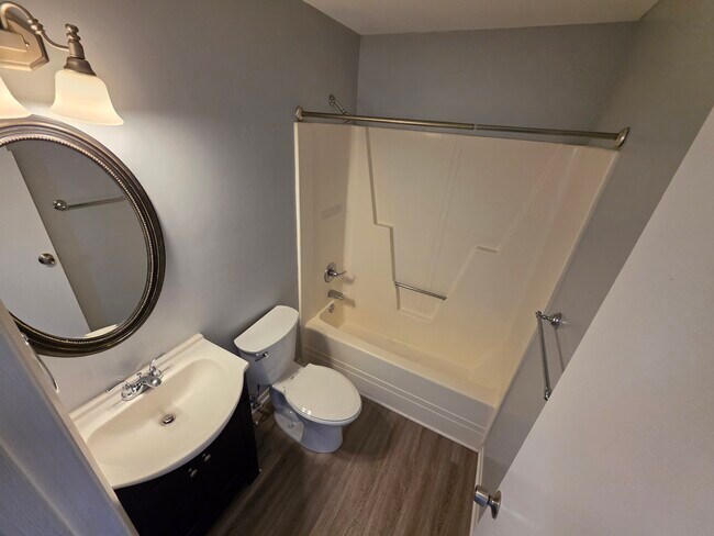 Bathroom - 1330 Hunters Rd Unit G