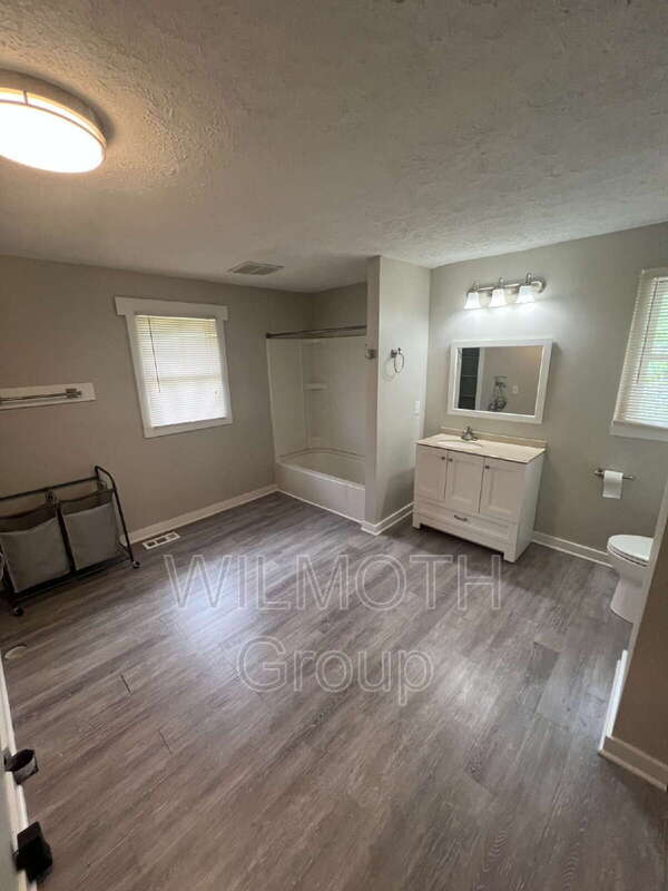 Photo - 824 Harlan St