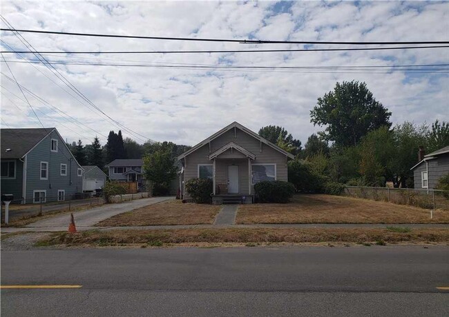 2 BD 1 BA home with easy transit - 2 BD 1 BA home with easy transit