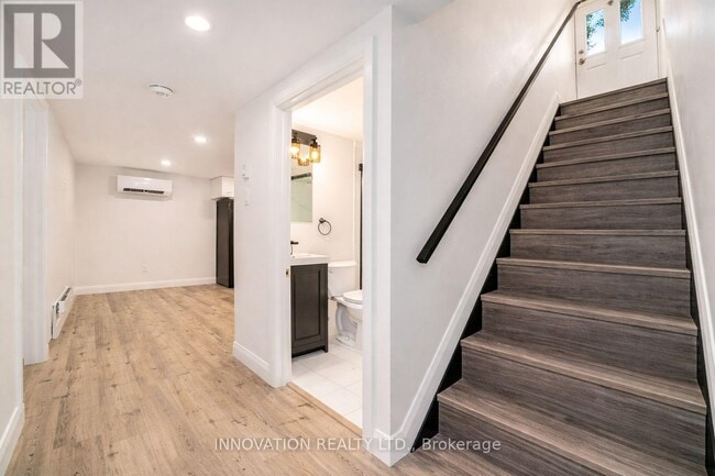 Photo - 21 Parkside Crescent Unit B