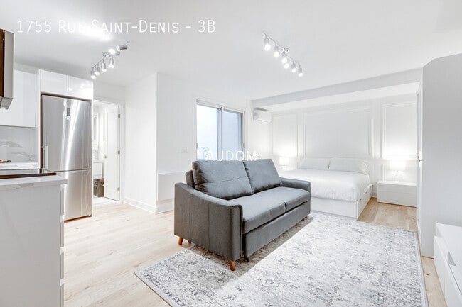 Building Photo - 1755 R. Saint-Denis Unit 3B