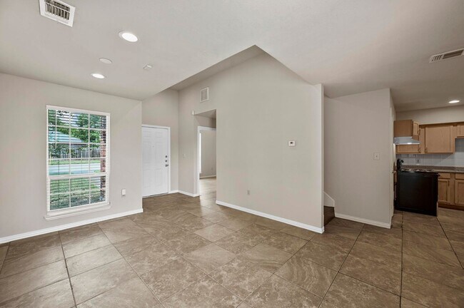 Photo - 900-902 Wentwood Drive Unit 902