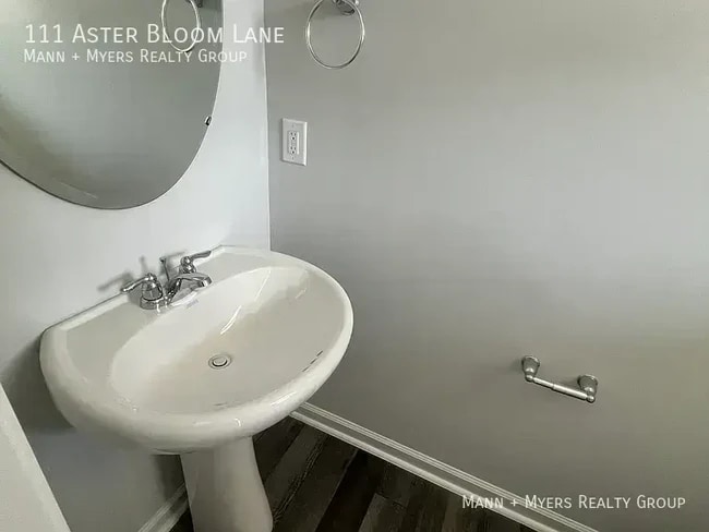 Photo - 111 Aster Bloom Ln