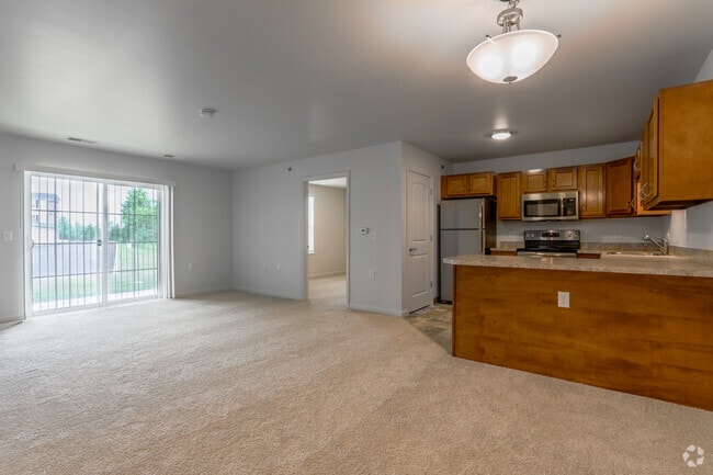 2 Bed/ 1.5 Bath - 940 SQ FT