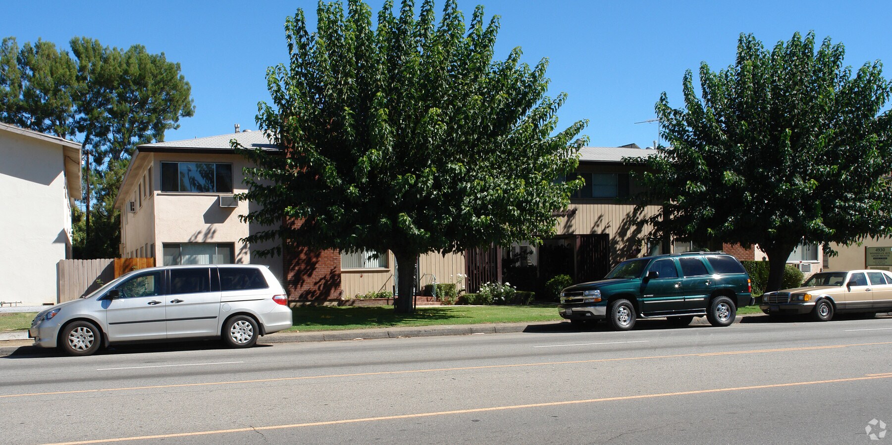 Photo - 4930 Woodman Ave Apartments