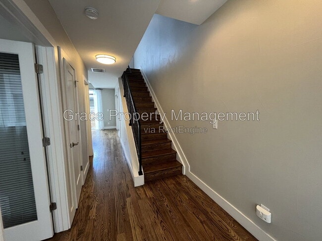 Photo - 1931 N Grove St