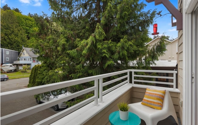 Photo - 4135 Chilberg Ave SW