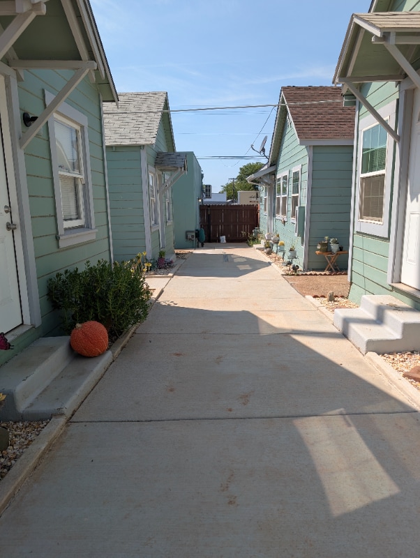 Photo - 3025 Myers St