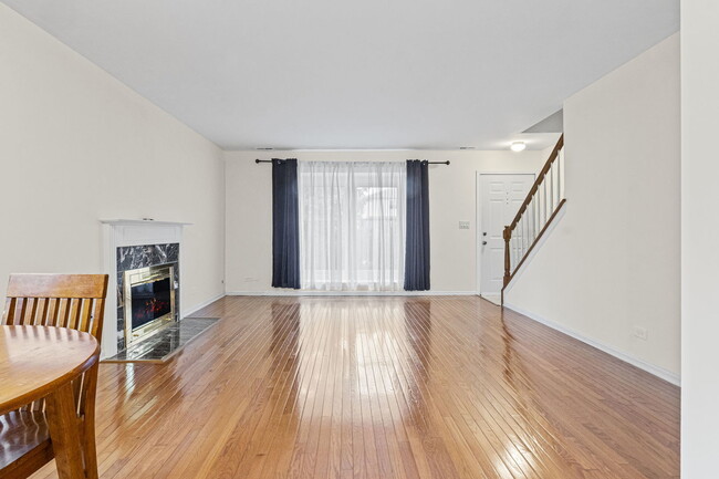 Photo - 1725 Pickwick Ln