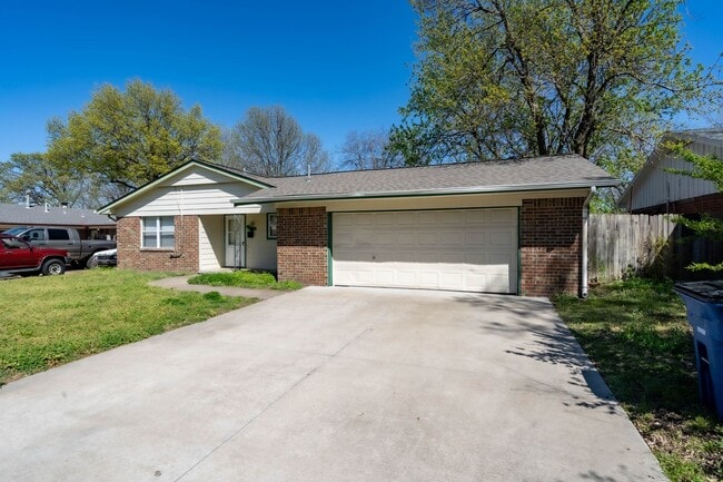 Photo - 3 Bed | 2 Bath in Central Tulsa!