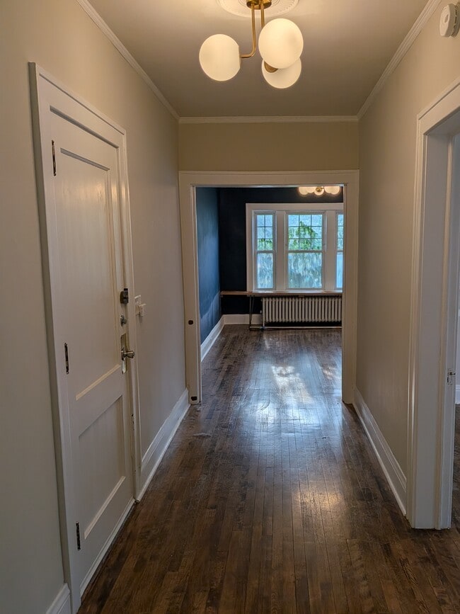 Photo - 2300 Girard Ave S Unidad 2300 Girard Ave S Apt 102