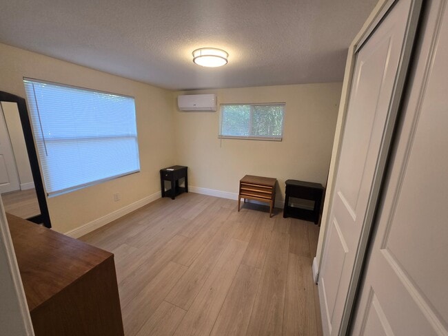 Photo - 754 Elm St