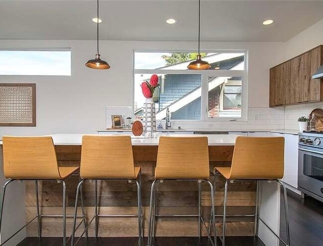 Photo - 4bd/4ba Townhouse in Queen Anne