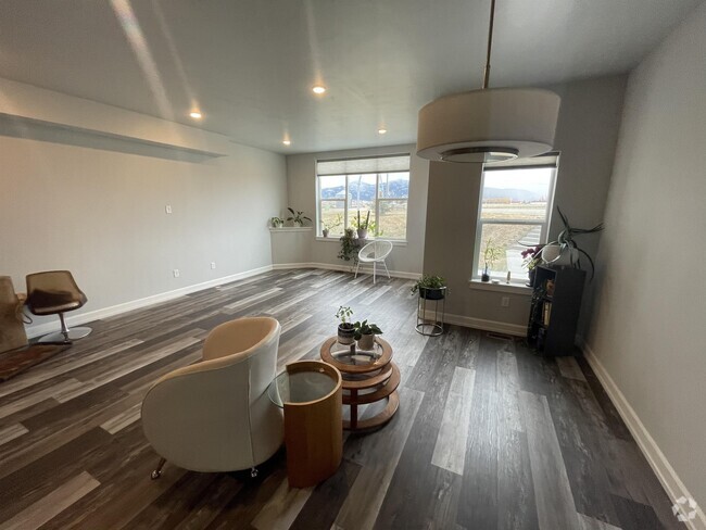 Building Photo - 6729 Blackwood Rd Rental