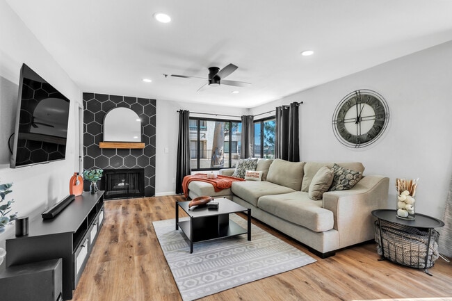 Building Photo - 11233 Tierrasanta Blvd Unit 30